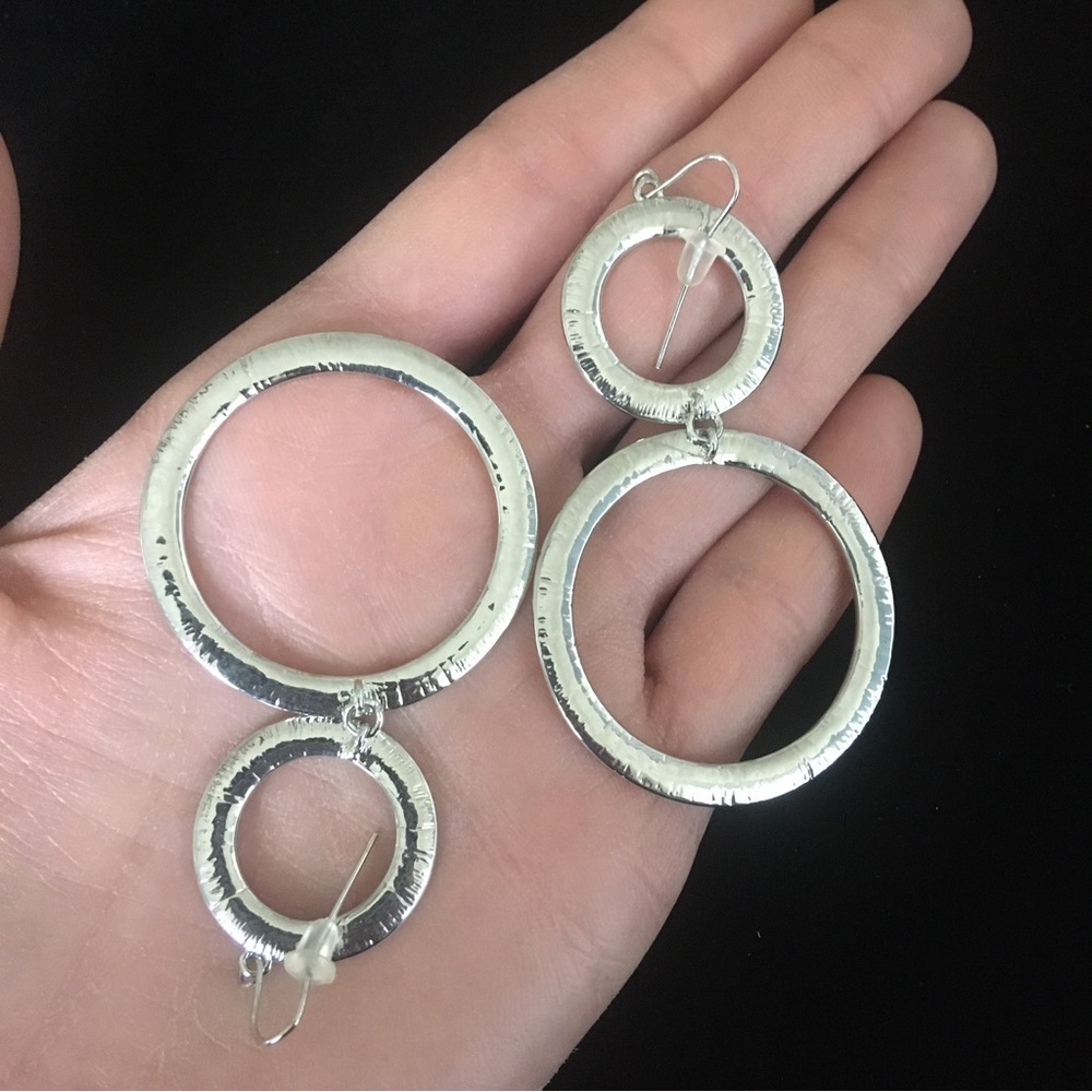 Cream and Silver Tone Double Hoop Earrings - Picture 4 of 7